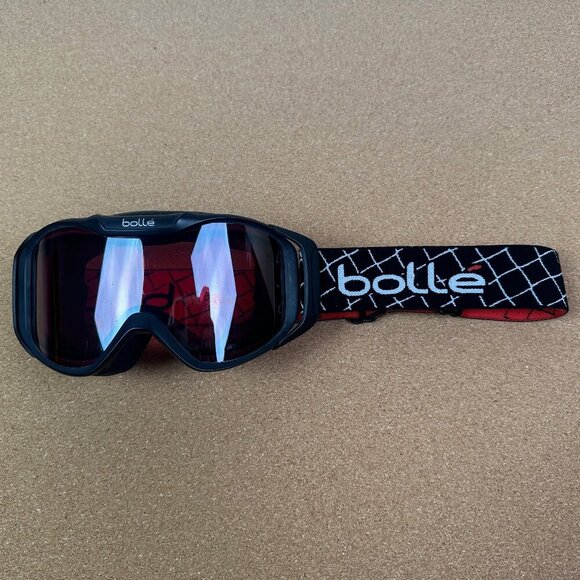Bolle Adult Unisex Skiing Snowboard Googles in Red & Black - Picture 1 of 3